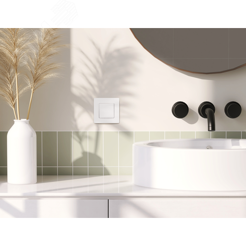 Выключатель 1-клавишный проходной 10А IP44 безвинтовое крепление белый ETIKA - фото 3