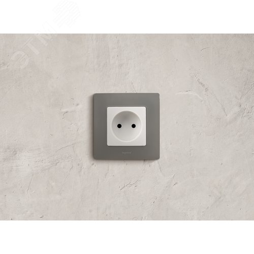 Розетка 1-местная без заземления без защитных шторок 16А белый ETIKA - фото 2