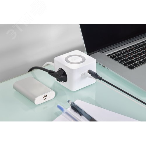 DOMINIC Удлинитель с беспроводной зарядкой 10Вт У02К 2 места 2P+PE 1,3м 3х1,0мм2 16А/250В USB A+C белый IEK - фото 4