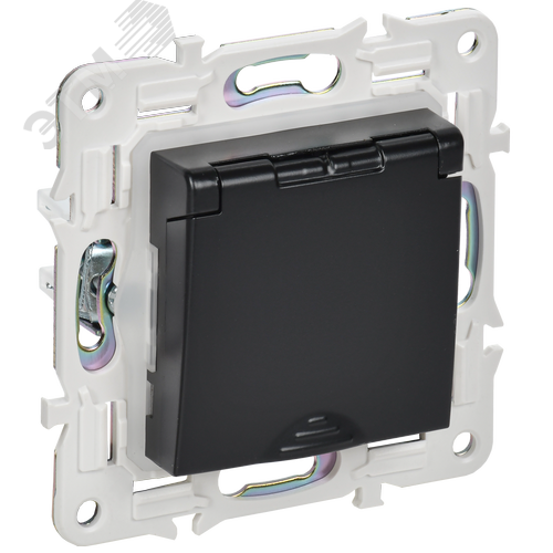 Изображение товара SKANDY Розетка 1-местная с заземлением с защитными шторками и крышкой 16А IP44 SK-R11Bl черный IEK (шт)