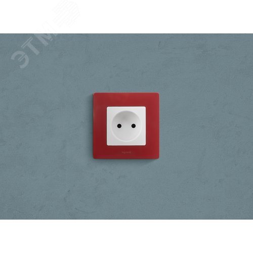 Розетка 1-местная без заземления с защитными шторками 16А белый ETIKA - фото 4