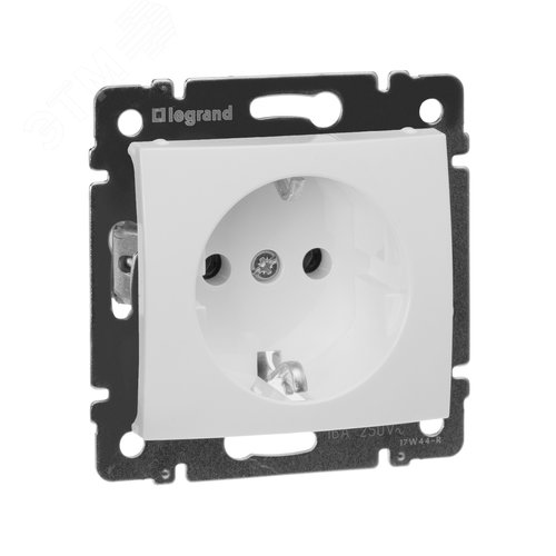 Розетка 1-местная с заземлением без защитных шторок 16А белый VALENA - фото 1