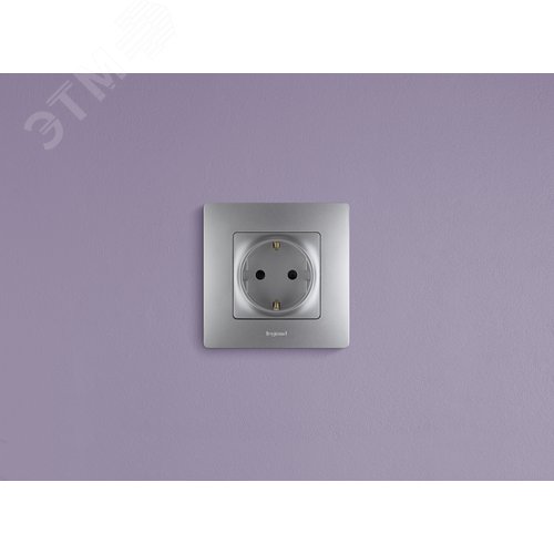 Розетка 1-местная с заземлением с защитными шторками 16А алюминий ETIKA - фото 4