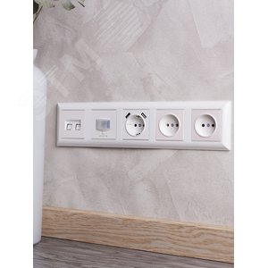 BRITE Рамка 5 постов РУ-5-Бр белый/белый IEK - фото 5