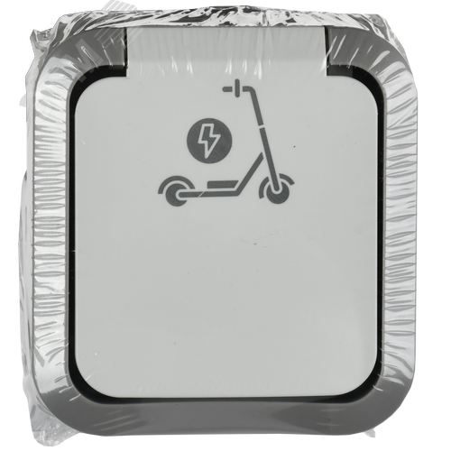 TORS Розетка 1-местная с заземлением защитными шторками и крышкой с иконкой самокат 16А IP55 TS321 серо-белый IEK - фото 2