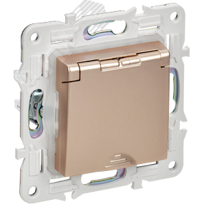 SKANDY Розетка 1-местная с заземлением с защитными шторками и крышкой 16А IP44 SK-R11Sa песочный IEK - фото 1