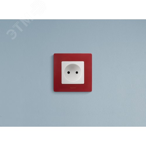 Розетка 1-местная без заземления без защитных шторок 16А белый ETIKA - фото 6