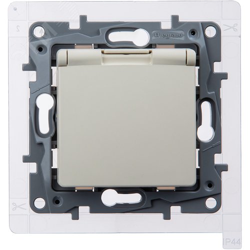 Розетка 1-местная с заземлением с защитными шторками и крышкой 16А IP44 слоновая кость ETIKA - фото 9