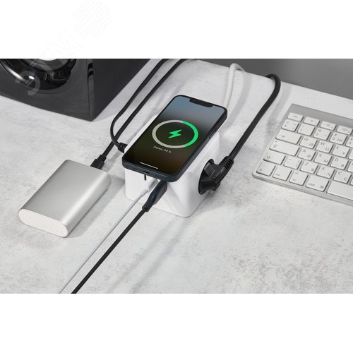 DOMINIC Удлинитель с беспроводной зарядкой 10Вт У02К 2 места 2P+PE 1,3м 3х1,0мм2 16А/250В USB A+C белый IEK - фото 9