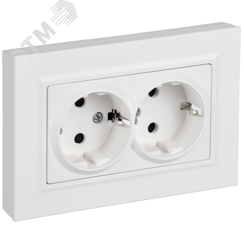 Изображение товара BRITE Розетка 2-местная с заземлением с защитными шторками плоская 16А в сборе РСшПл12-3-БрАБ арктический белый IEK (шт)