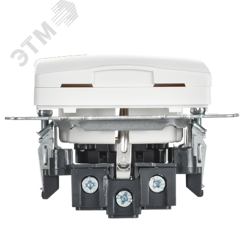 BRITE Розетка 1-местная с заземлением с защитными шторками и крышкой 16А IP20 РСбш10-3-БрАБ арктический белый IEK - фото 6