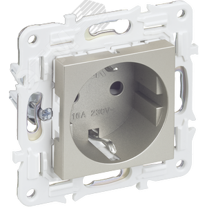 Изображение товара SKANDY Розетка с заземлением с защитными шторками 16А SK-R04Sh шампань IEK (шт)