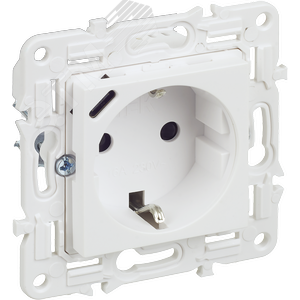 SKANDY Розетка с заземлением с защитными шторками 16А с USB C 18Вт SK-R17W арктический белый IEK - фото 1