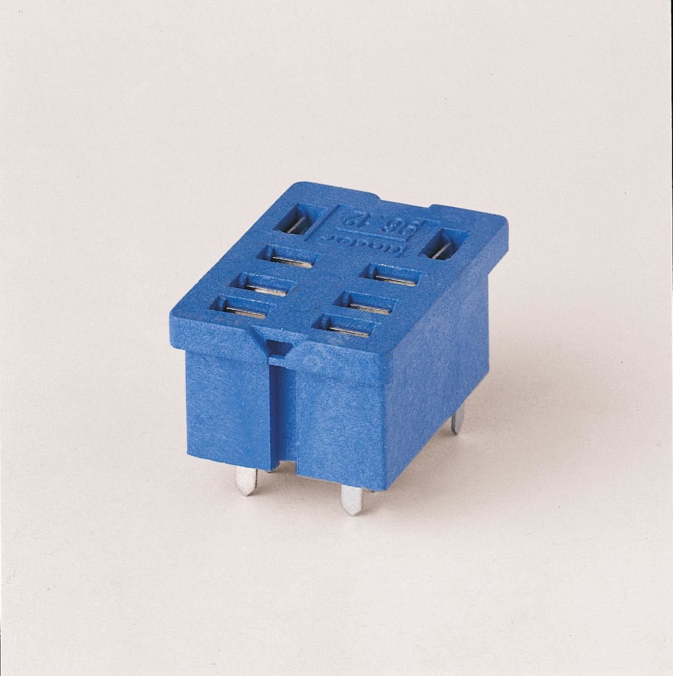 Розетка для монтажа на плате для реле 56.32