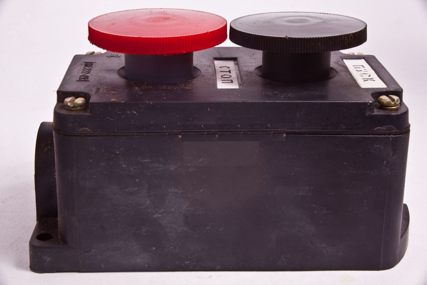 Изображение товара Пост кнопочный ПКЕ 222/2 черный гриб + красный гриб 660В IP54