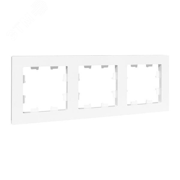 Изображение товара Трехпостовая белая рамка EKF серии Эпика для электроустановочных изделий