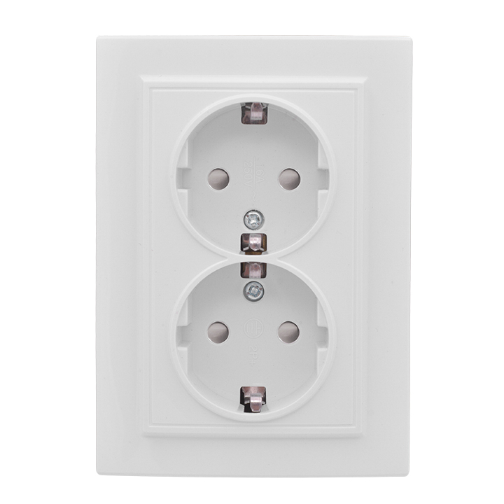 Розетка Минск 2-местная СП с заземлением 16А белая защитные шторки