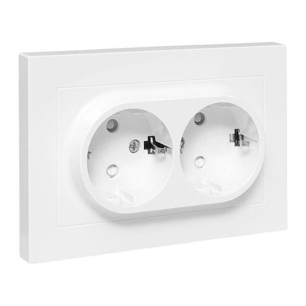 Эпика Механизм розетки двойной 16А с заземлением со шторками с рамкой белый EKF