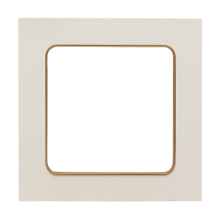 Стокгольм Рамка 1-местная белая с линией цвета шампань