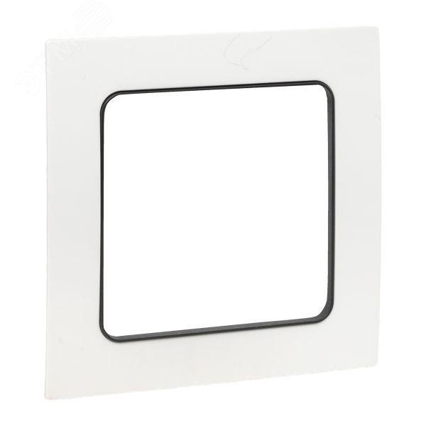 Изображение товара Рамка однопостовая EKF серии Стокгольм белая с линией черный 82х82 мм
