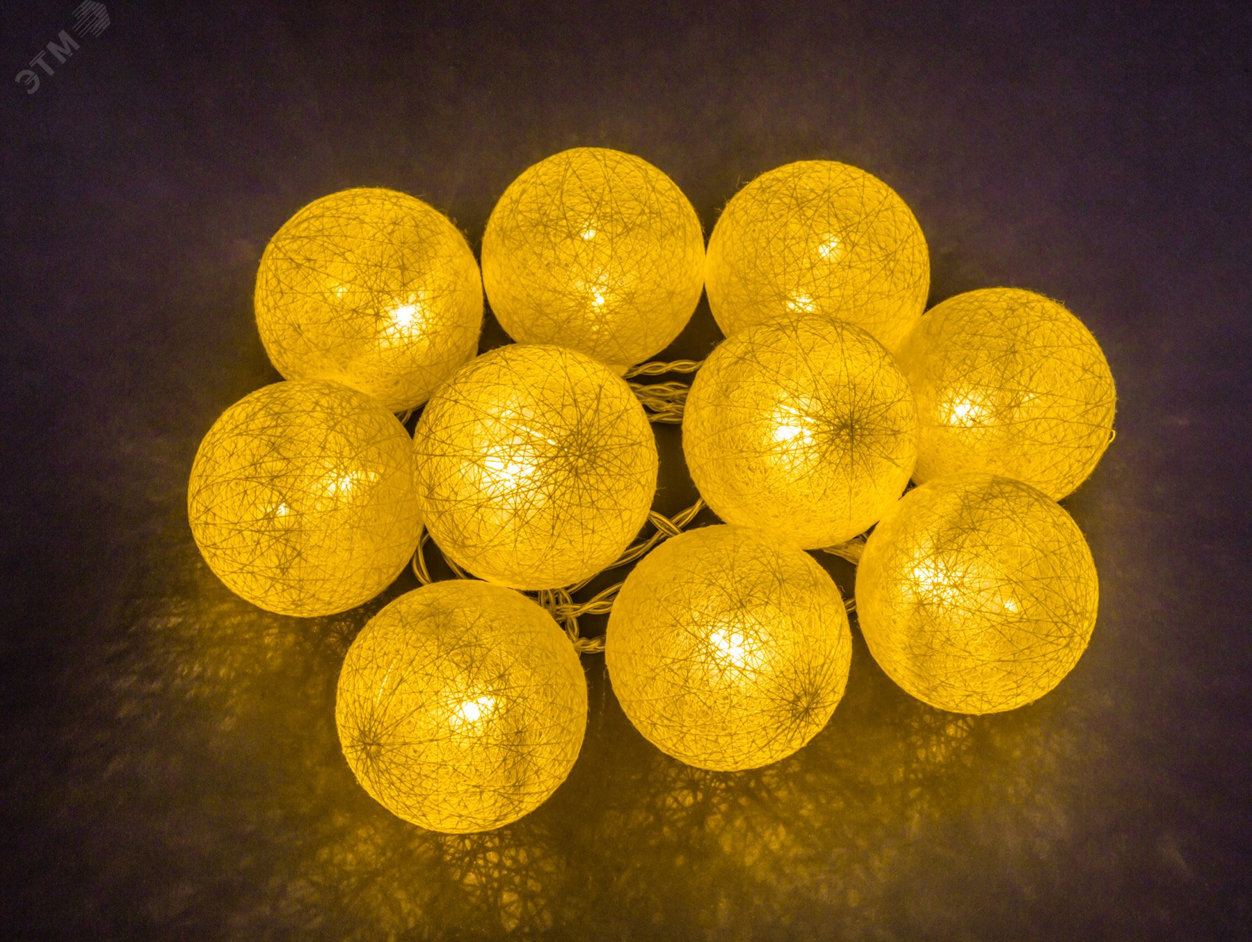 Гирлянда новогодняя светодиодная NGF-D010-10WW-2AA-золотые шарики (ткань) 14048 NGF-D010 Navigator Group
