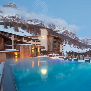 Лента светодиодная 14.4Вт/м 12В 6500К IP68 180LED/м LS651 неоновая - фото 7