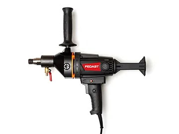  Товары впервые представлены в нашем ассортименте. Дрель алмазного сверления до 115 диаметра и линейка коронок включает оба типа (сухорезы и мокрорезы) и охватывает диапазон диаметров от 22 до 162 мм, что позволяет подобрать оснастку для большинства задач &mdash;